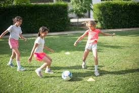 绿茵传承，足球主题文化展“十五运”站在广东美术馆开幕